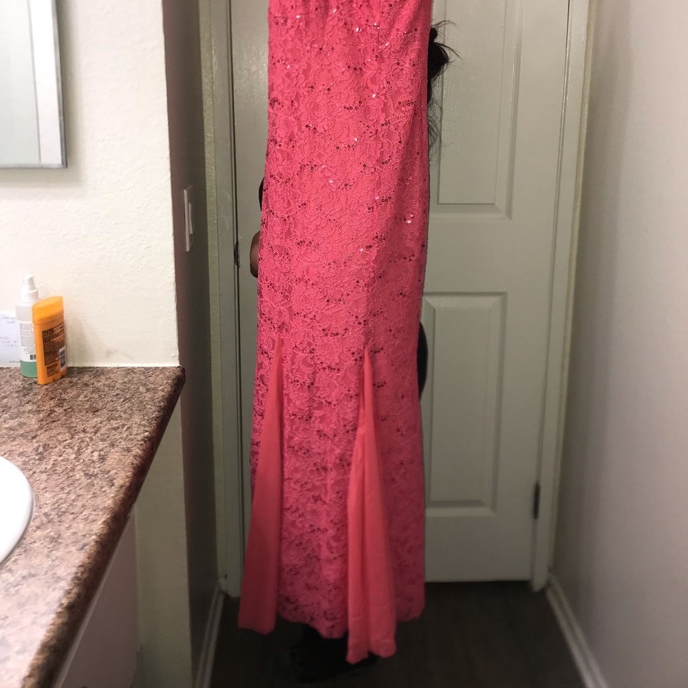 Dress - Picture 9 of 9